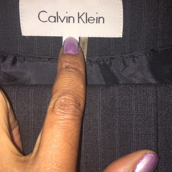 Calvin Klein 2pc. Pant suit. Grey w/lt. blue pin - Picture 3 of 4